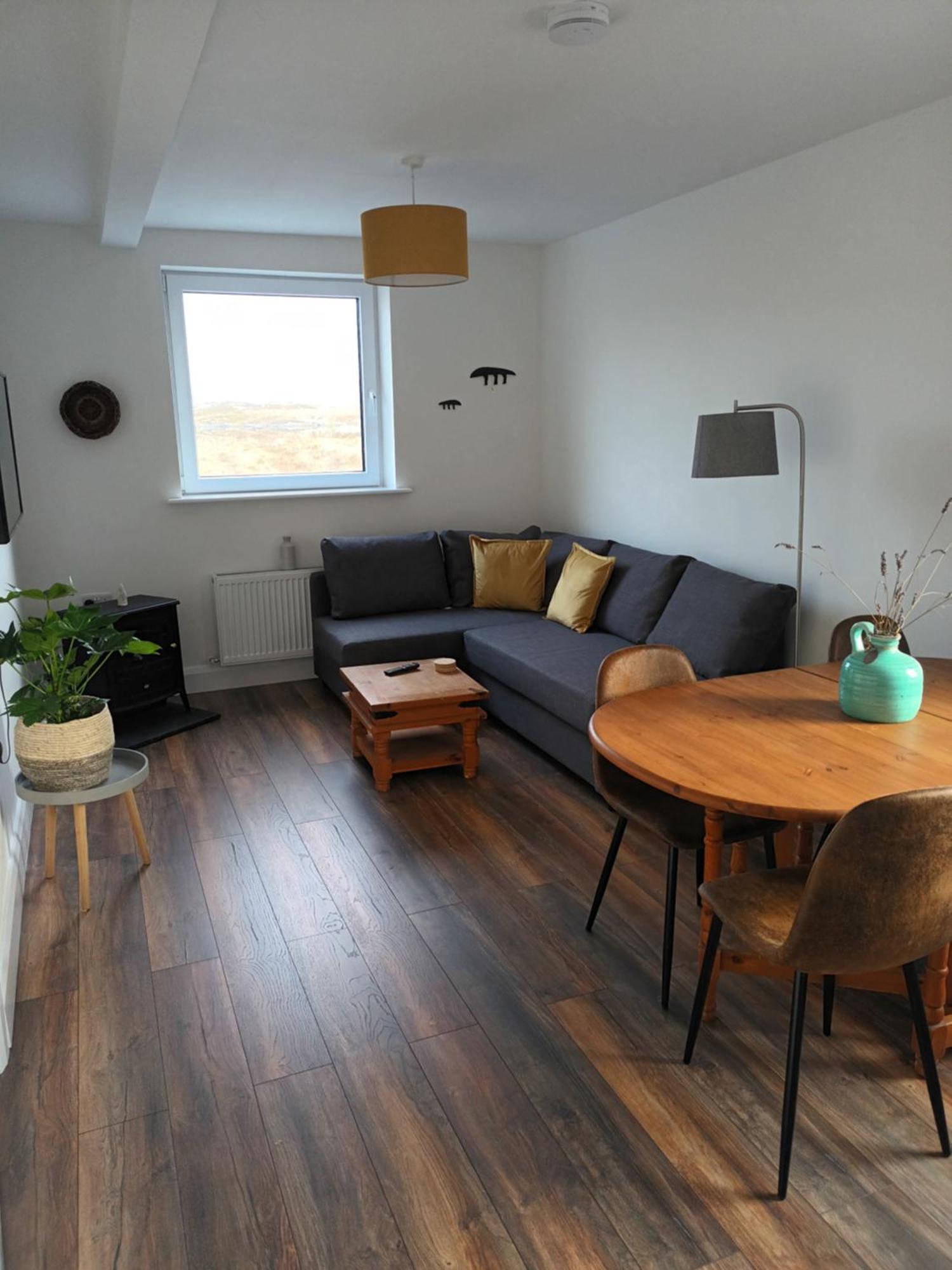 Connemara Lake View Apartment Camus Eighter Luaran gambar