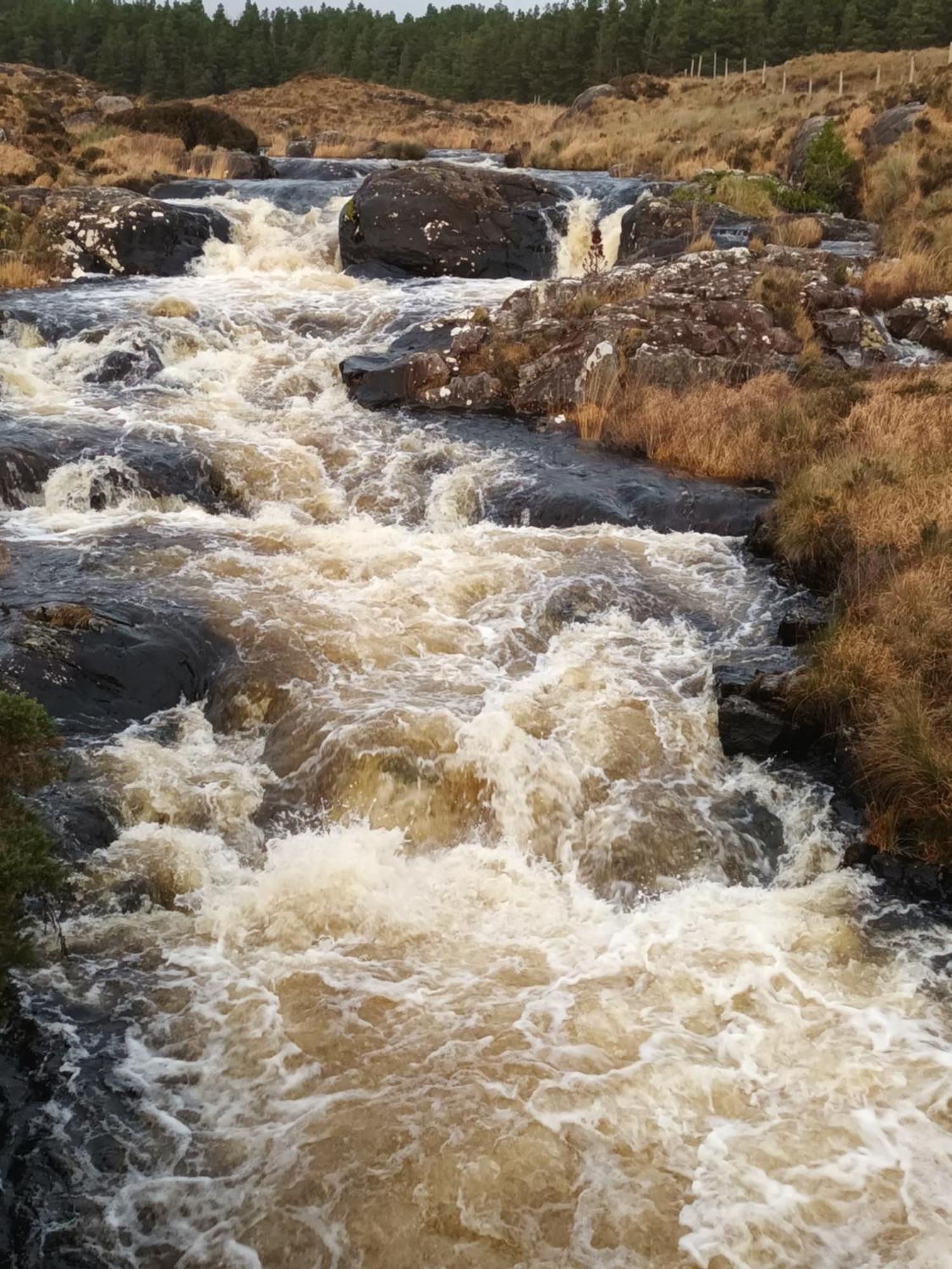 Connemara Lake View Apartment Camus Eighter Luaran gambar