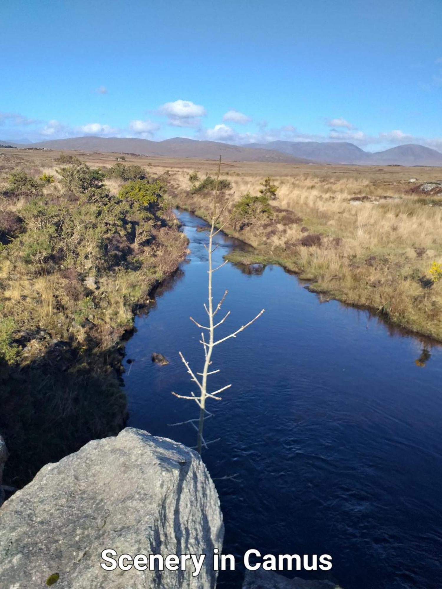 Connemara Lake View Apartment Camus Eighter Luaran gambar